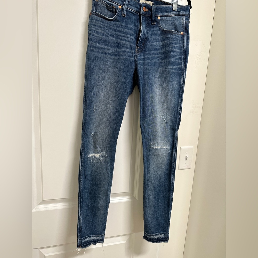 Madewell 9inch high rise distressed skinny Jean size 6